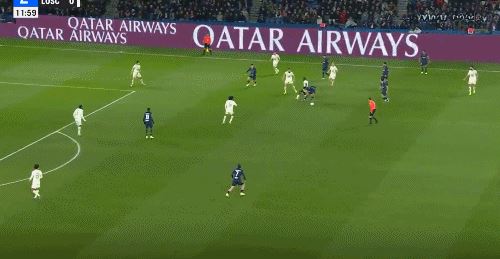 第13分钟,登贝莱禁区外兜射远角破门,巴黎1-0里尔