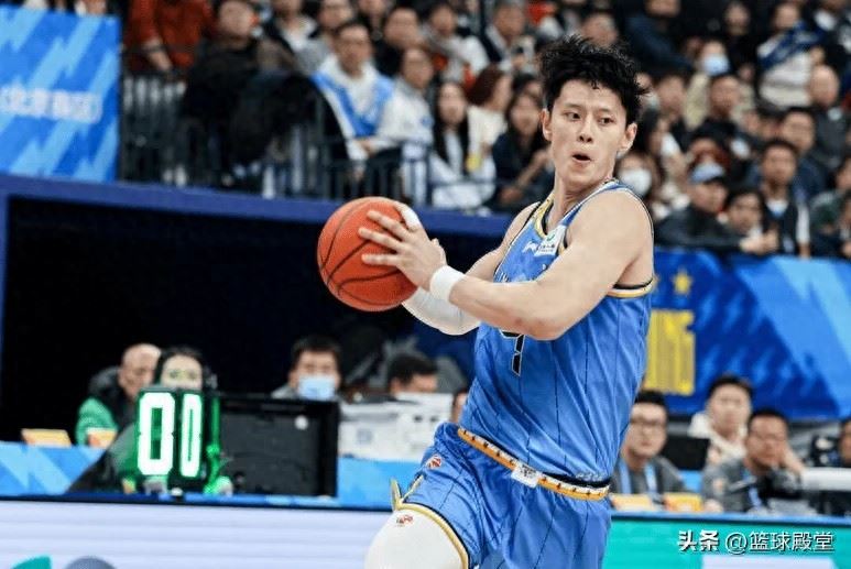 北京82-88负于北控 球员评价:曾凡博满分,4人及格,7人低迷